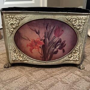 Vintage Floral Decorative Open Container